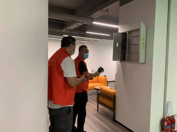 微小企業(yè)檢測工作圖片